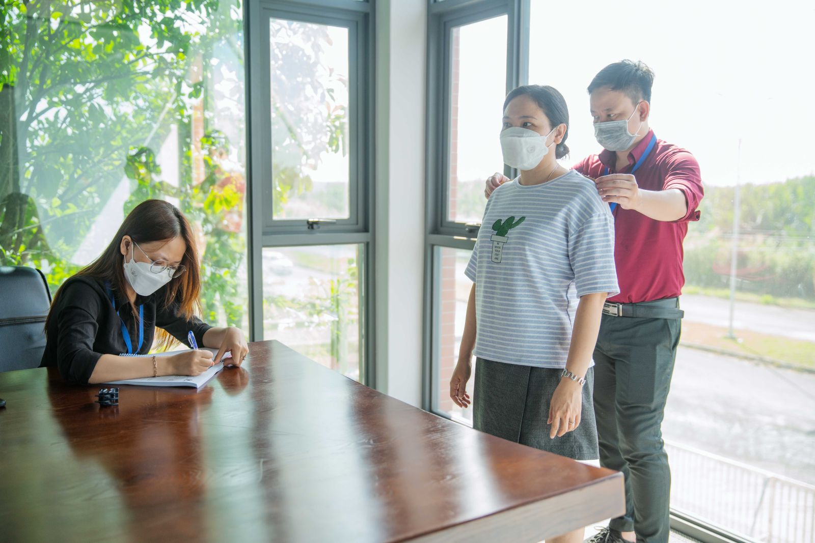 May Đo Tại Nhà Tại Phường Khánh Hội – Dịch Vụ May Suit Tận Nơi